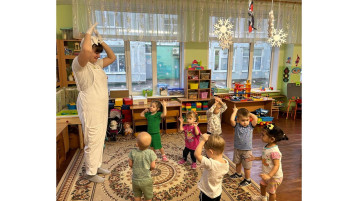 В гости к нам пришёл Зайчишка длинноухий шалунишка В гости к нам пришёл Зайчишка длинноухий шалунишка.